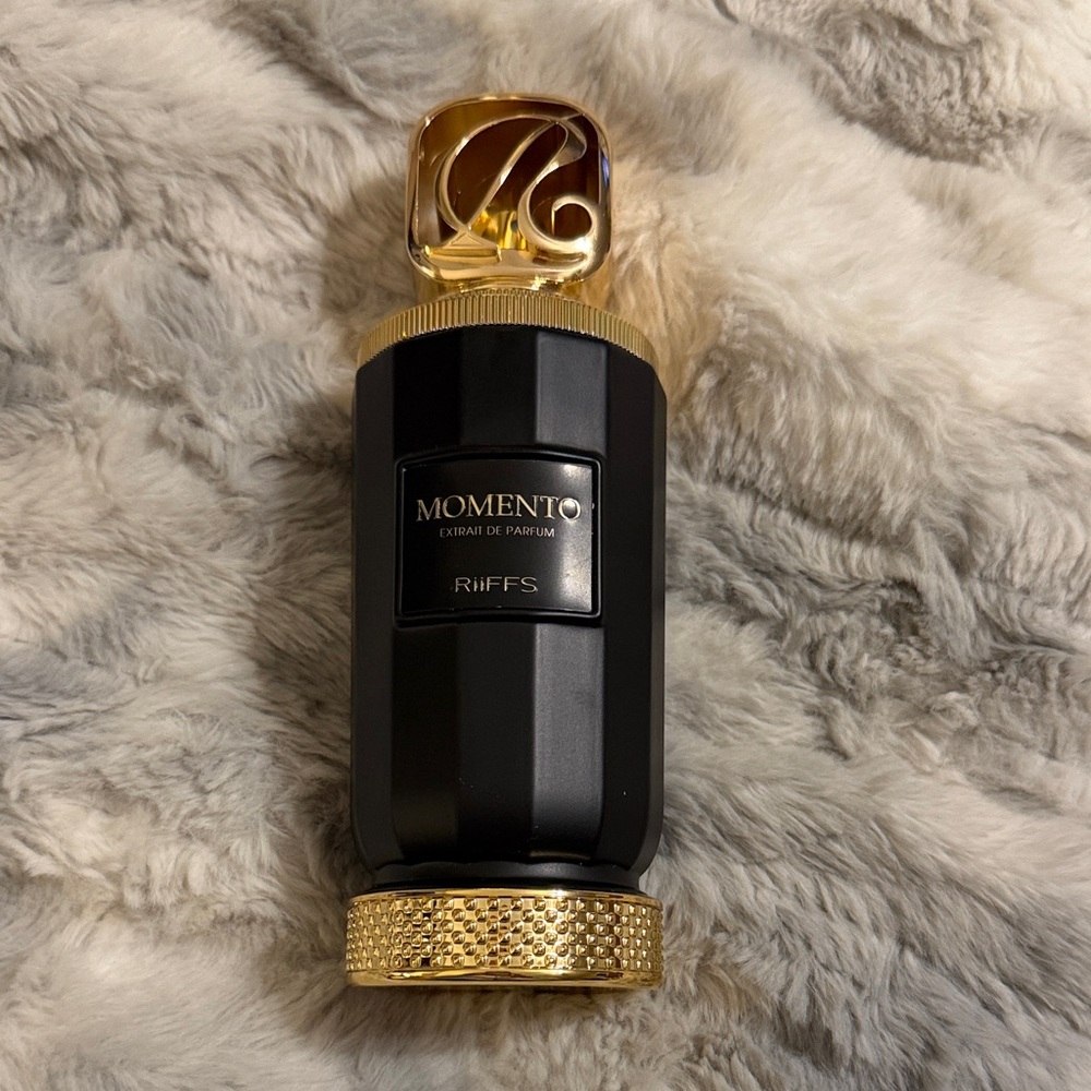 Momento Black and Gold Perfume